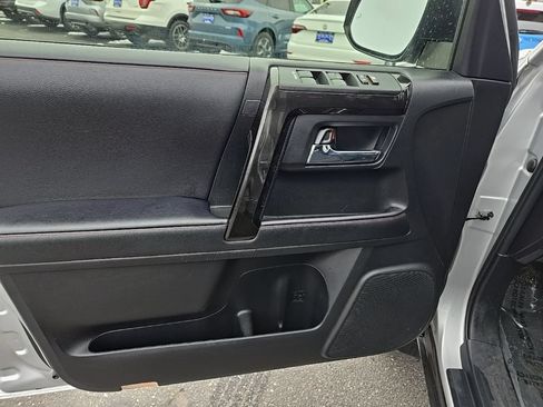 Used 2023 Toyota 4Runner TRD Off-Road AWD/4WD image 9