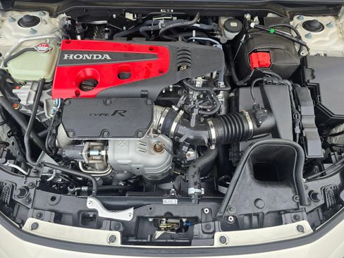 Used 2025 Honda Civic Type R image 9