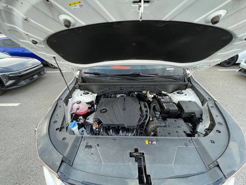 Certified 2025 Kia Sorento S w/ Panoramic Sunroof Package image 30