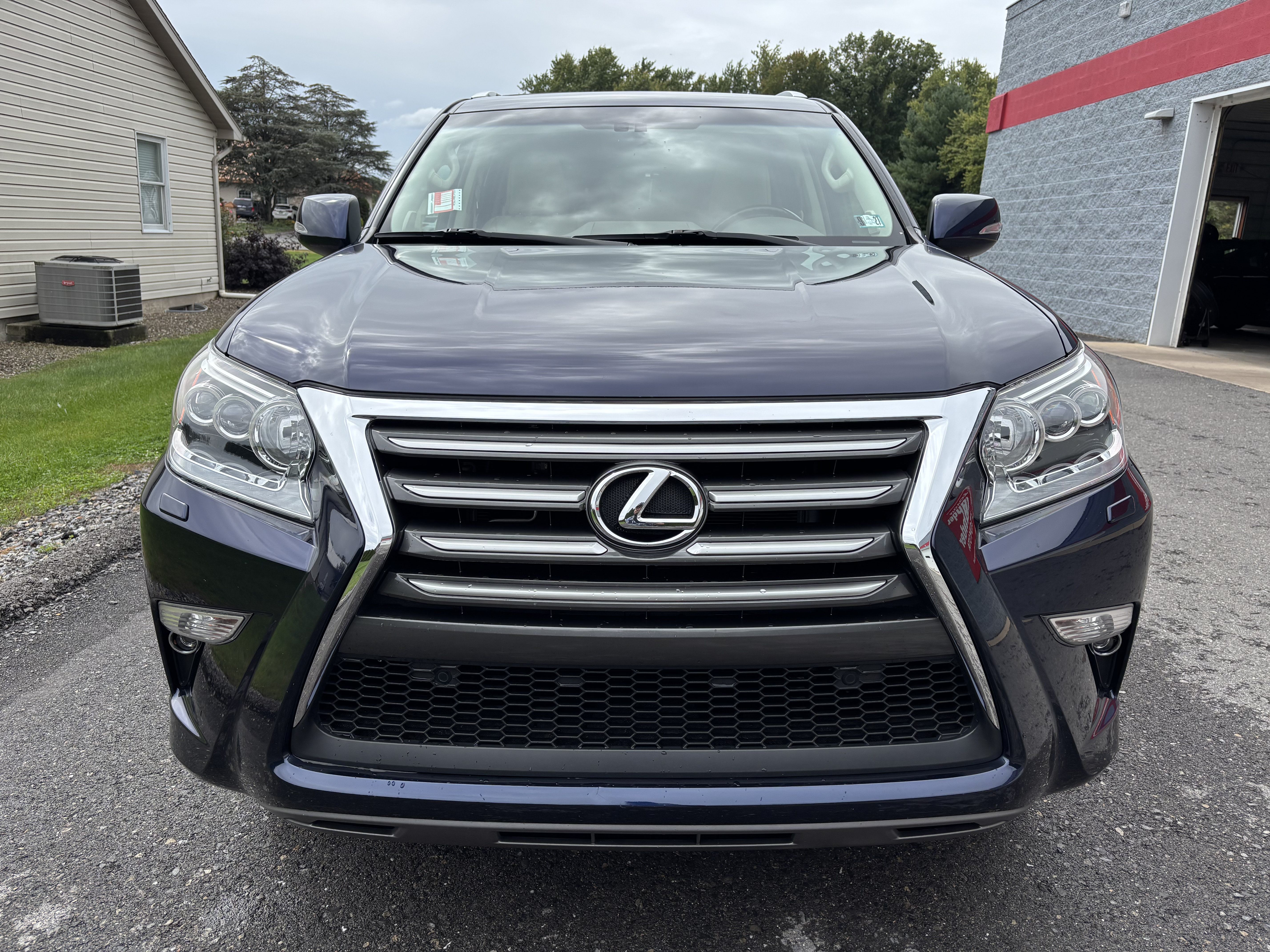 Used 2018 Lexus GX 460 Premium w/ Premium Package AWD/4WD image 9