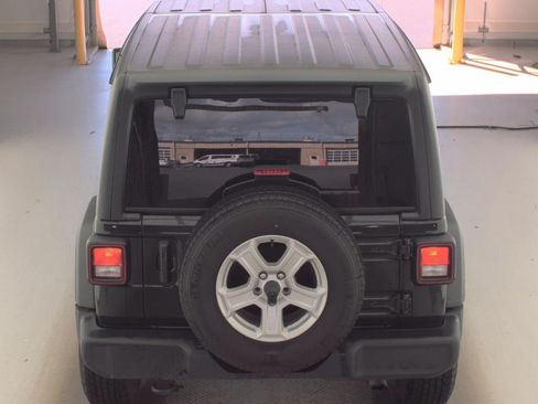 Used 2022 Jeep Wrangler Unlimited Sport AWD/4WD image 5