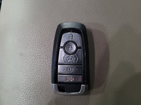 Used 2018 Ford Expedition Limited AWD/4WD image 32