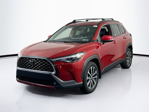 Used 2022 Toyota Corolla Cross XLE w/ Convenience Package image 1