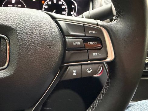 Used 2018 Honda Accord Sport image 24