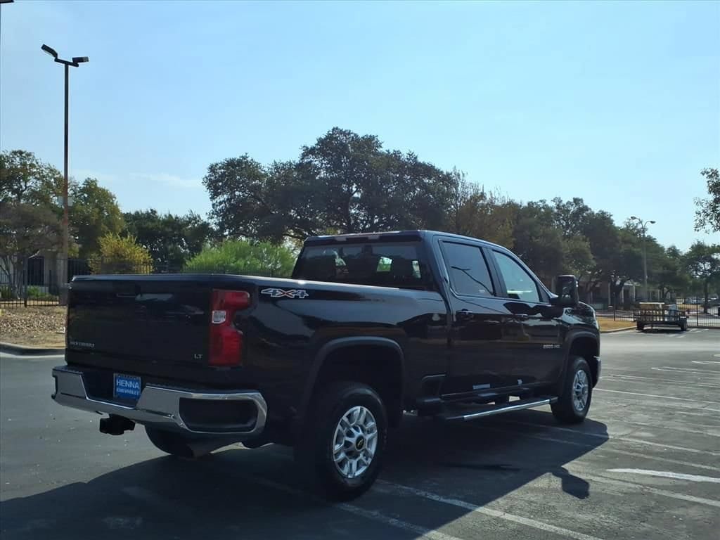 Used 2025 Chevrolet Silverado 2500 LT w/ Convenience Package AWD/4WD image 6