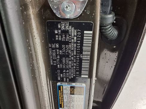 Used 2025 Kia Telluride S FWD image 36