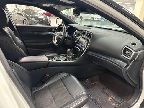 Used 2021 Nissan Maxima SR w/ Sport Mat Group FWD image 23
