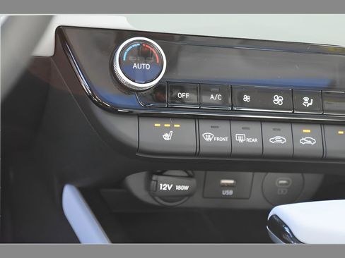 New 2026 Hyundai Elantra Limited FWD image 25