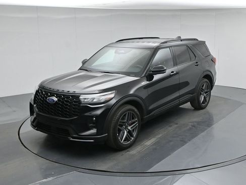 Used 2025 Ford Explorer ST-Line w/ ST-Line Street Pack image 38