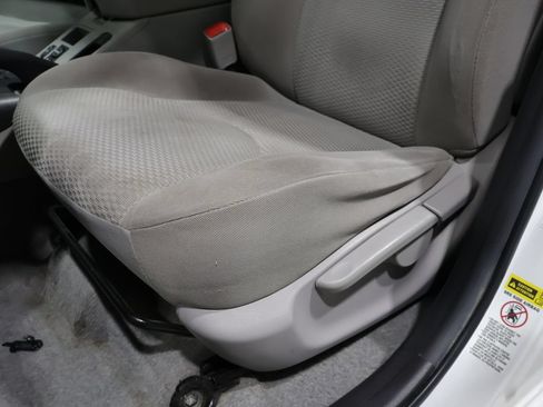 Used 2011 Toyota RAV4 4WD w/ Upgrade Value Pkg image 12