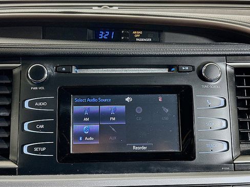 Used 2018 Toyota Highlander LE image 14