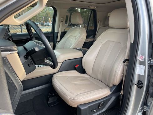 Certified 2024 Ford Expedition Limited image 19