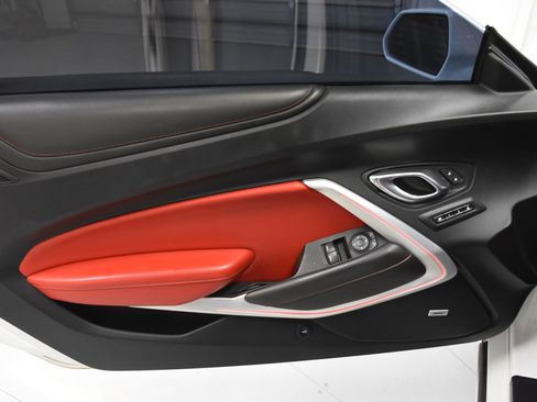 Used 2020 Chevrolet Camaro SS RWD image 12