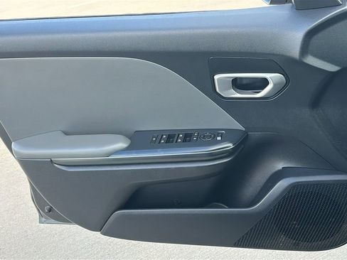 Used 2025 Kia K4 LXS FWD image 19