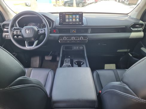 Used 2025 Honda Pilot EX-L image 18