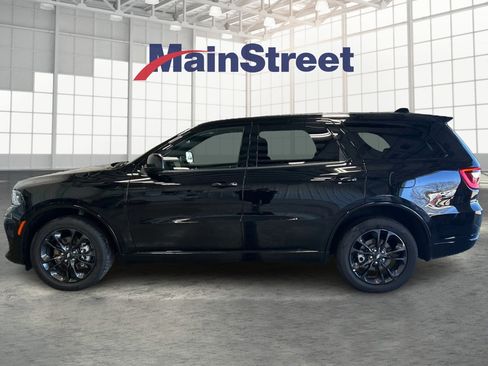 Used 2025 Dodge Durango GT image 2
