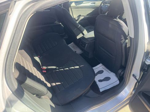 Used 2014 Ford Fusion SE FWD image 12