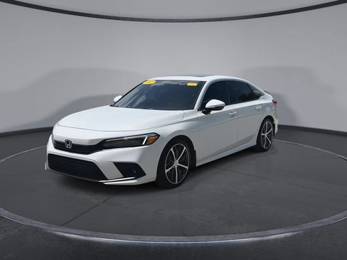 Used 2022 Honda Civic Touring image 4