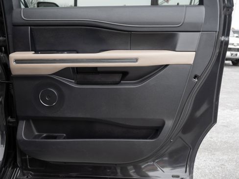 Used 2023 Ford Expedition Max XLT image 36