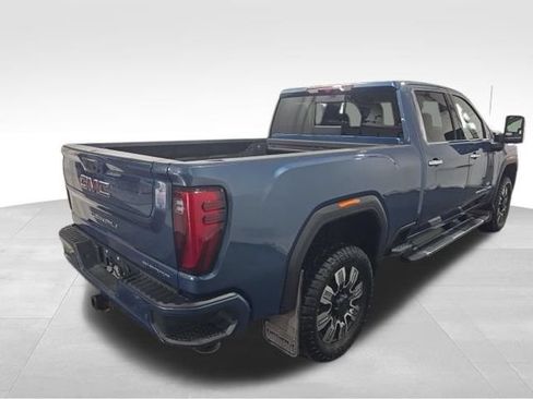 Used 2024 GMC Sierra 2500 Denali AWD/4WD image 4
