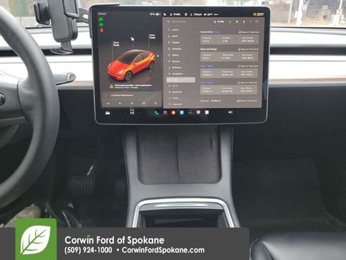 Used 2025 Tesla Model Y Long Range image 29