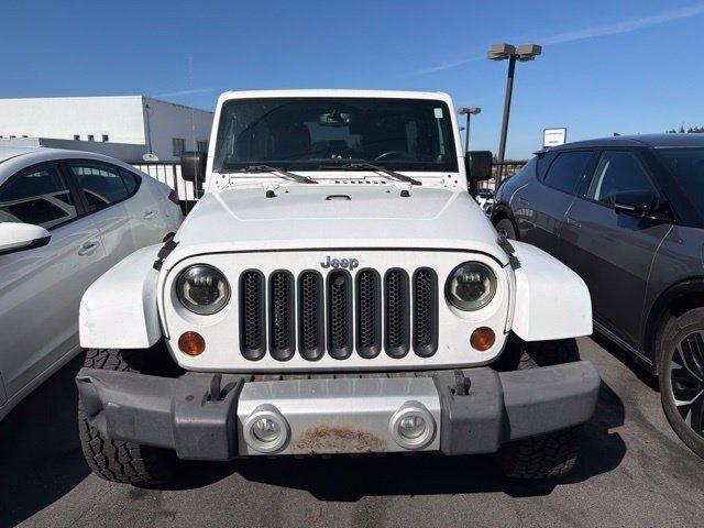 Used 2013 Jeep Wrangler Unlimited Sahara w/ Dual Top Group AWD/4WD image 7