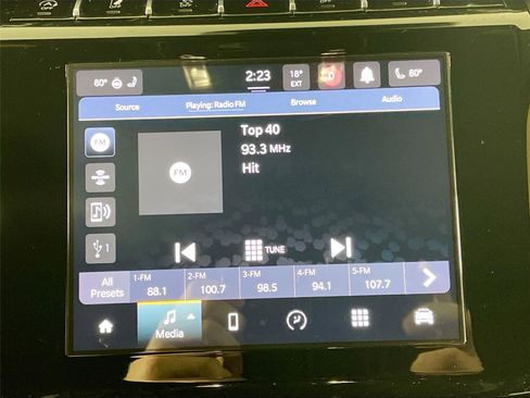 Used 2023 Jeep Grand Cherokee L Laredo image 14