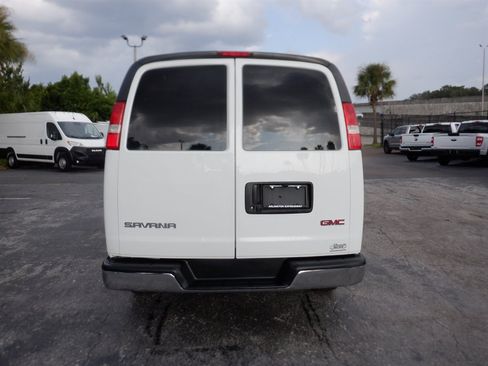 Used 2020 GMC Savana 2500 w/ Driver Convenience Package RWD image 4