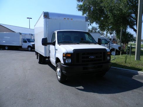 Used 2016 Ford E-350 and Econoline 350 Super Duty RWD image 5