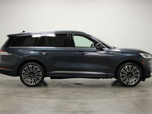 Used 2023 Lincoln Aviator Black Label w/ Class IV Trailer Tow Package image 9