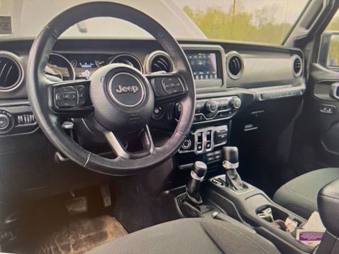 Used 2022 Jeep Wrangler Sport AWD/4WD image 6