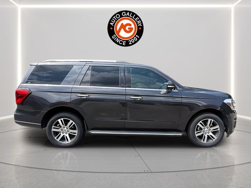 Used 2023 Ford Expedition Limited RWD image 9