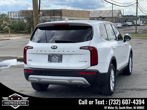Used 2021 Kia Telluride LX image 11