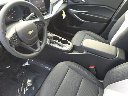 New 2026 Chevrolet Trax LS image 8