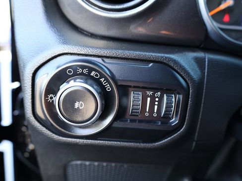 Used 2019 Jeep Wrangler Unlimited Sport AWD/4WD image 27
