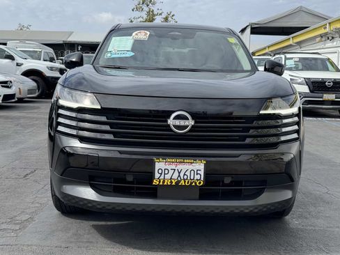 Used 2025 Nissan Kicks SV w/ Illumination Package FWD image 5