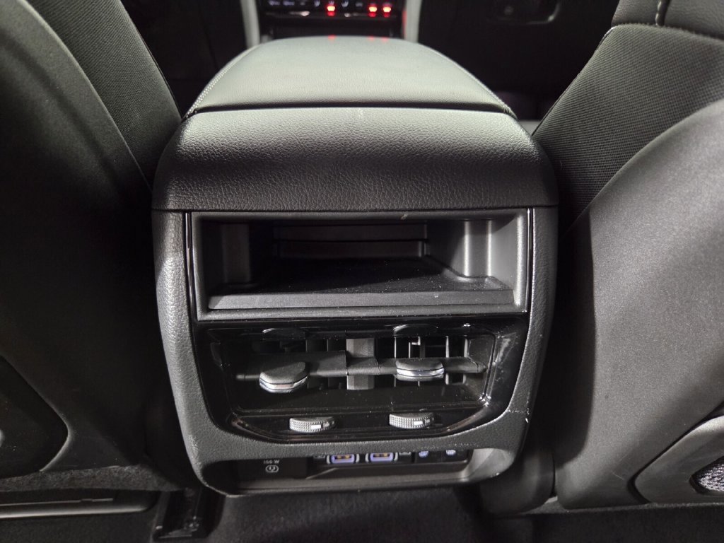 Used 2025 Jeep Grand Cherokee Limited w/ Black Appearance Package RWD image 23