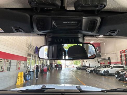 Used 2025 Jeep Wrangler Unlimited Sport AWD/4WD image 15