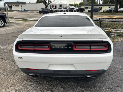 Used 2018 Dodge Challenger SXT RWD image 5