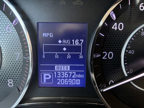 Used 2017 Nissan Armada SV image 8