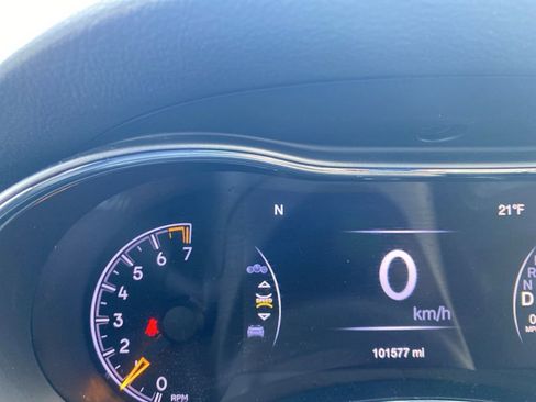 Certified 2022 Jeep Grand Cherokee Laredo X image 15