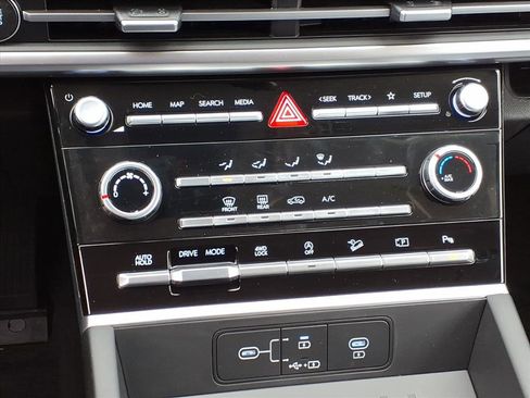 New 2026 Hyundai Santa Fe SE image 9