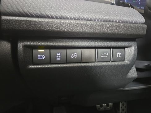 Used 2025 Toyota Camry SE image 25