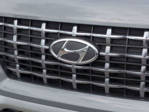 Used 2022 Hyundai Venue SEL FWD image 15