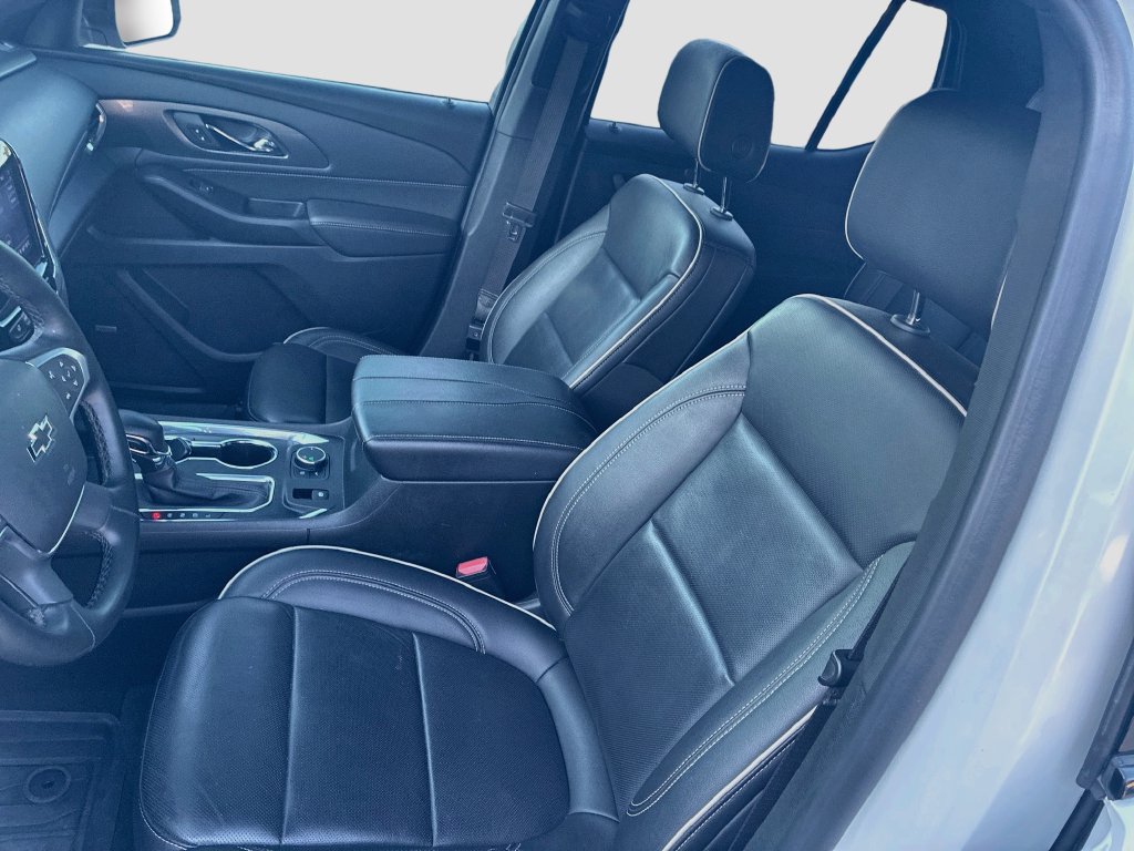 Used 2023 Chevrolet Traverse Premier w/ Redline Edition FWD image 20