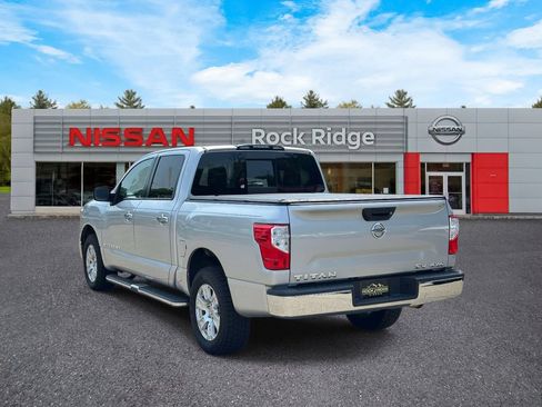Used 2019 Nissan Titan SV AWD/4WD image 4