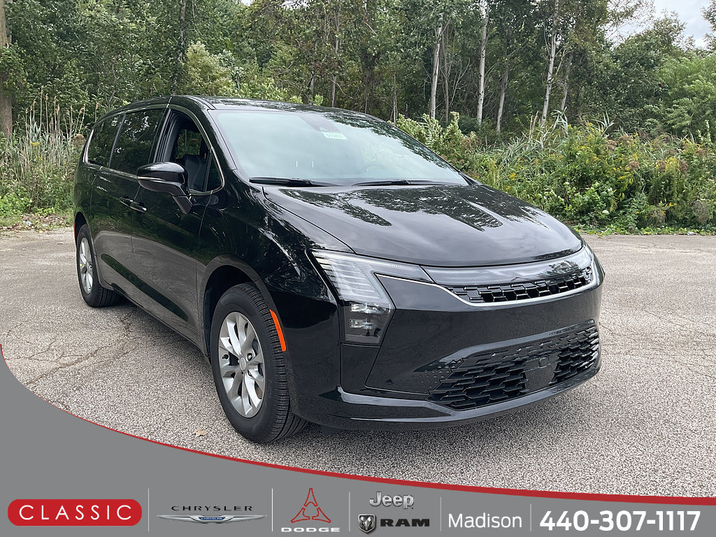 New 2027 Chrysler Pacifica Select AWD/4WD image 1