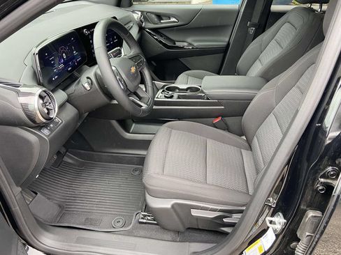 Used 2026 Chevrolet Equinox LT FWD image 12