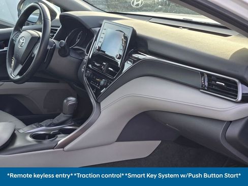 Used 2024 Toyota Camry SE w/ Convenience Package image 11