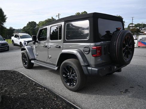 Used 2021 Jeep Wrangler Unlimited Sahara w/ Cold Weather Group image 7